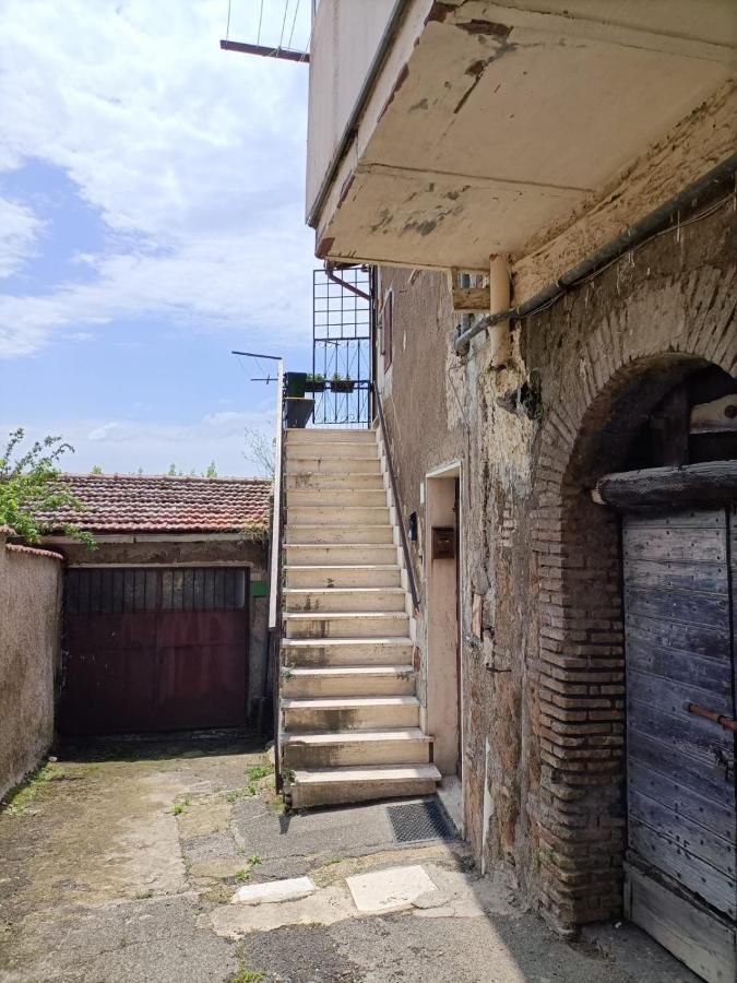 Nepi - Intero Alloggio Nel Centro Storico Buitenkant foto